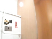 【全網首發】【極品廁拍】某名牌商城蹲廁拍攝29人次 八成都是極品高顏值+好身材美女 絲襪高跟大長腿看得欲火焚身～原版高清