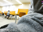 公共学习阅读室连续偷拍多位年轻漂亮学生妹蹲坑嘘嘘720P高清