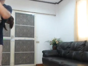 国人留学生眼镜美眉被洋老外密封胶封嘴撸回家在沙发上强干