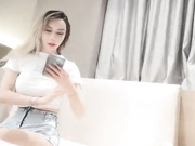 约操身材超棒网红妹骑脸舔逼爽翻天骑乘自己动