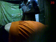 出租屋内的小姐咋这么有口福，看着大鸡巴