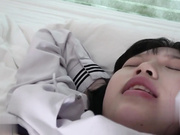 制服妹子强制高潮转浮现苦闷表情