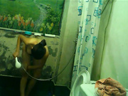 出租屋房東暗藏攝像頭偷拍美少婦沐浴更衣 雪白肌膚堅挺美乳看得讓人欲火焚身 720P高清原版