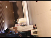 新流出国内厕拍大神潜入网吧商城女厕偷拍故意搭讪白带很长的妹纸4K高清原版