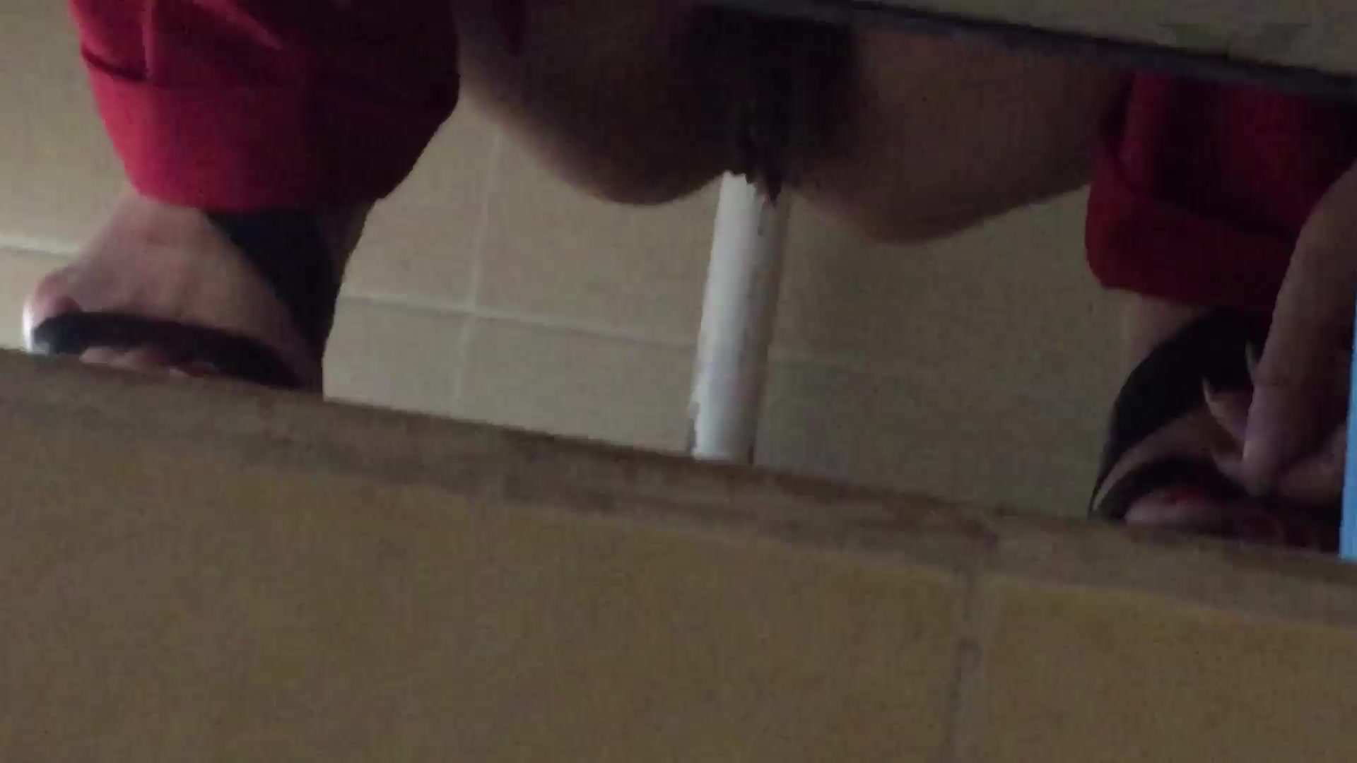 坐盗市新流出潜入某大学女厕TP第70.71.72季3部合并